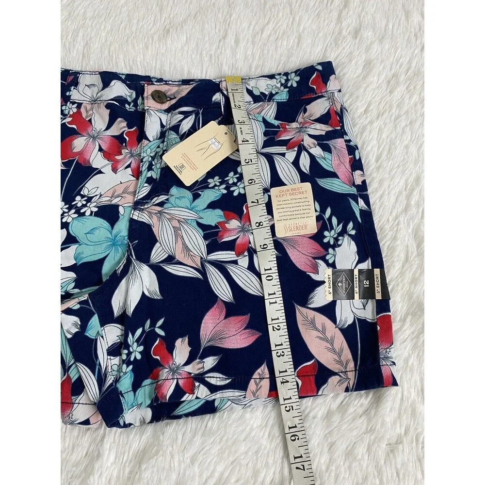 St. John Bay Shorts Women’s Size 12 Navy Floral Mid Rise 4 Pockets Cotton
